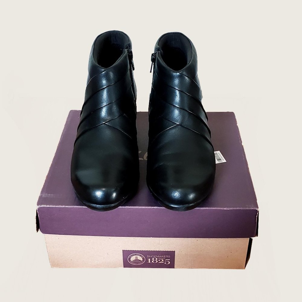 Clarks Malia Hue Booties - Picture 2 of 8